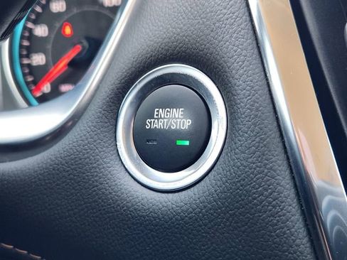 Used 2021 Chevrolet Traverse LT image 22