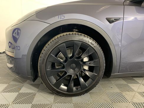 Used 2022 Tesla Model Y Long Range AWD/4WD image 11