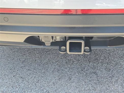 Used 2024 Volkswagen Atlas SE FWD image 5