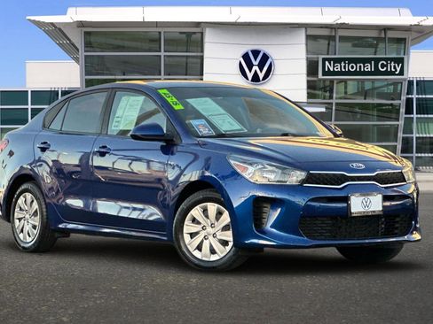 Used 2018 Kia Rio S image 2