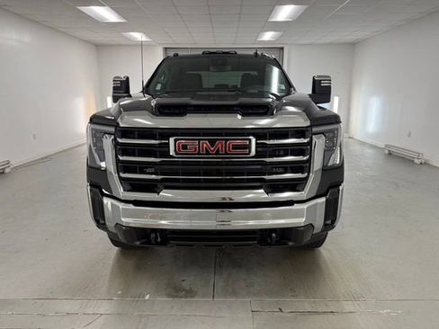 New 2025 GMC Sierra 2500 SLT image 2