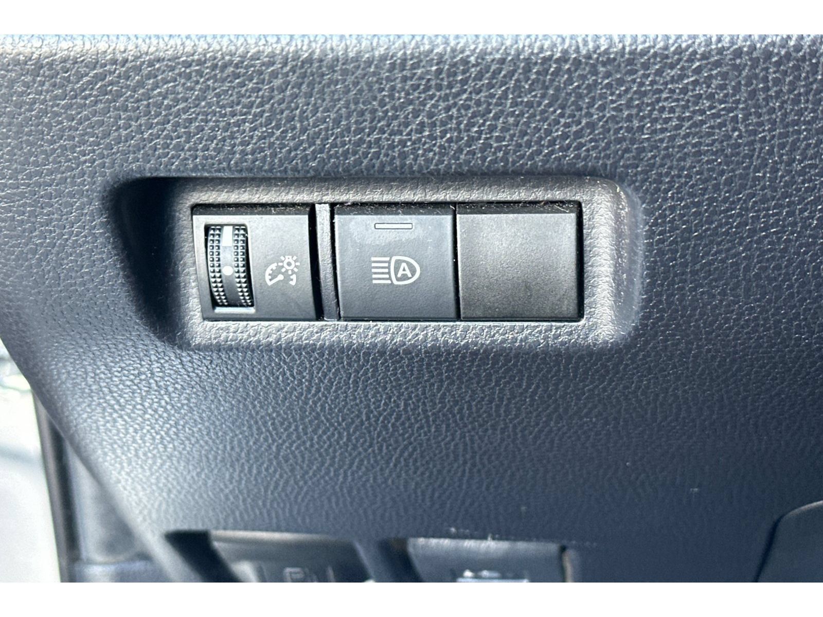 Used 2019 Toyota RAV4 LE w/ Carpet Mat Package FWD image 29