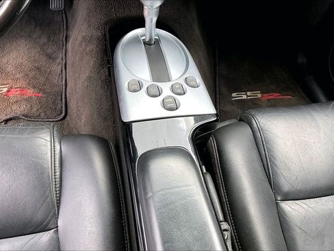 Used 2006 Chevrolet SSR w/ Preferred Equipment Group image 16