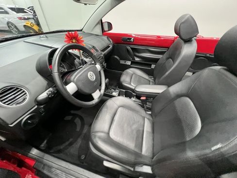 Used 2009 Volkswagen Beetle S image 23