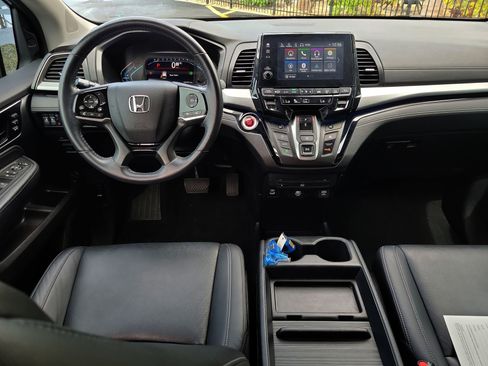 Used 2023 Honda Odyssey Touring image 15