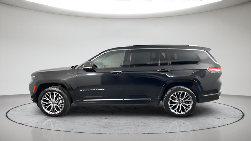 Used 2023 Jeep Grand Cherokee L Summit AWD/4WD image 8