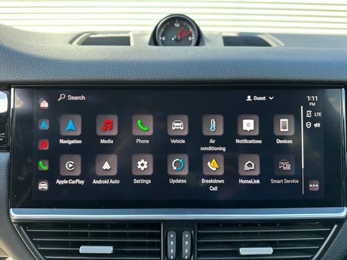 Used 2022 Porsche Cayenne Platinum Edition image 29