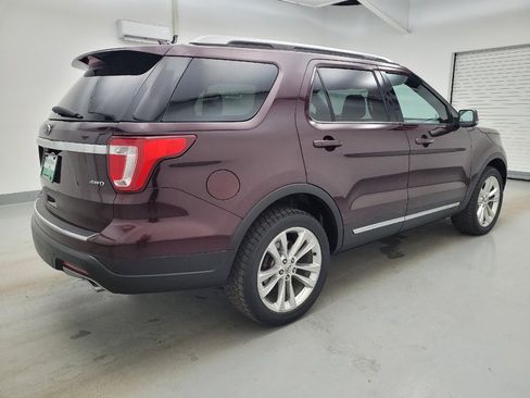 Used 2018 Ford Explorer XLT w/ Equipment Group 202A AWD/4WD image 10