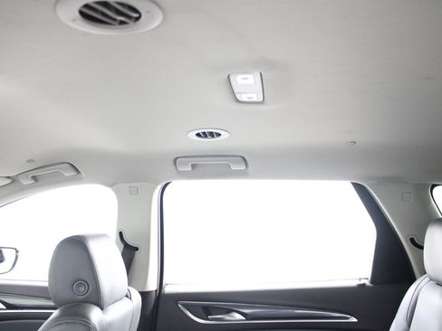 Used 2021 Buick Enclave Essence FWD image 20