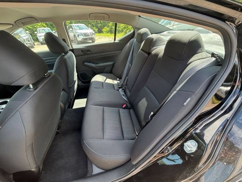 Used 2025 Nissan Altima 2.5 SV FWD image 37