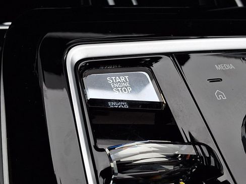 Certified 2023 BMW 760i xDrive AWD/4WD image 26