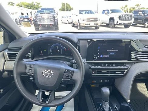 Used 2025 Toyota Camry LE w/ Convenience Package FWD image 12
