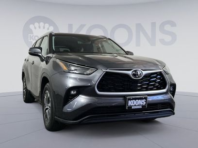 Used 2023 Toyota Highlander XLE
