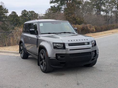 Certified 2024 Land Rover Defender 110 X-Dynamic SE image 3