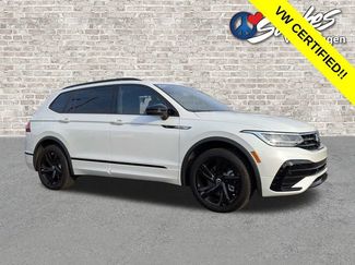 Certified 2024 Volkswagen Tiguan SE R-Line FWD video 2