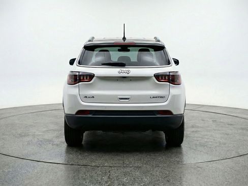 Used 2025 Jeep Compass Trailhawk AWD/4WD image 7