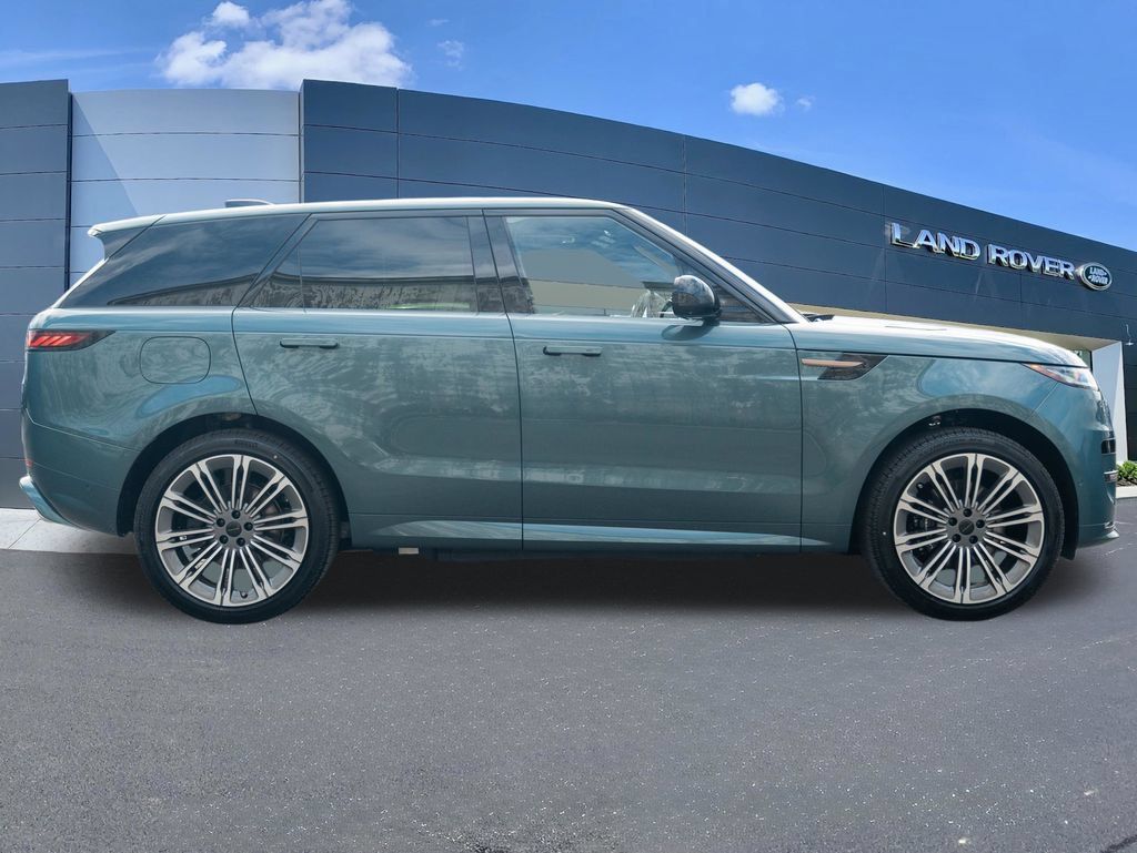 New 2026 Land Rover Range Rover Sport Dynamic SE AWD/4WD image 8