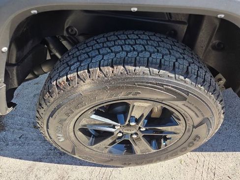 Certified 2022 Jeep Wrangler Unlimited Sahara image 9