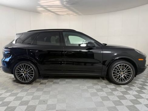 Used 2023 Porsche Cayenne AWD/4WD image 9