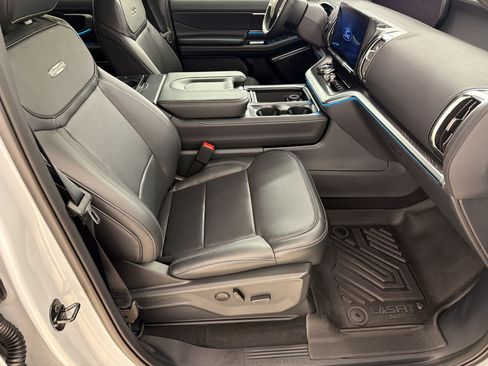 Used 2026 Ford Expedition Max Platinum w/ Stealth Appearance Package AWD/4WD image 22