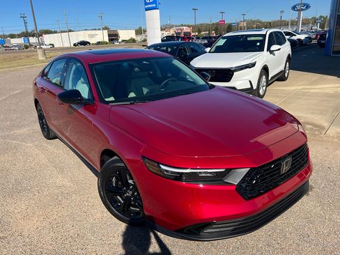 New 2025 Honda Accord SE image 4