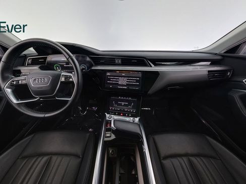 Used 2023 Audi e-tron Premium Plus w/ Premium Plus Package AWD/4WD image 26