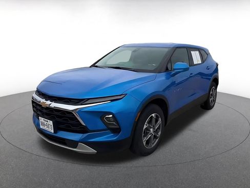 Used 2025 Chevrolet Blazer LT FWD image 6