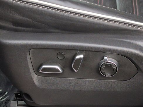 Used 2024 GMC Sierra 1500 AT4X image 18