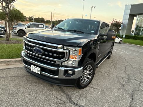 Used 2022 Ford F250 Lariat w/ Lariat Ultimate Package AWD/4WD image 3
