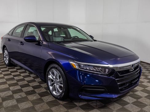Used 2018 Honda Accord LX image 9