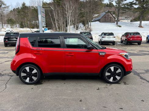 Used 2018 Kia Soul + image 4