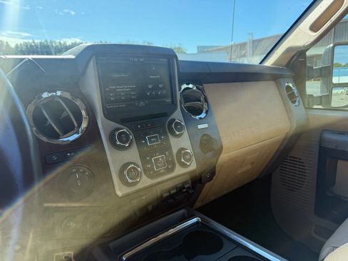 Used 2016 Ford F250 Lariat w/ Lariat Ultimate Package image 40