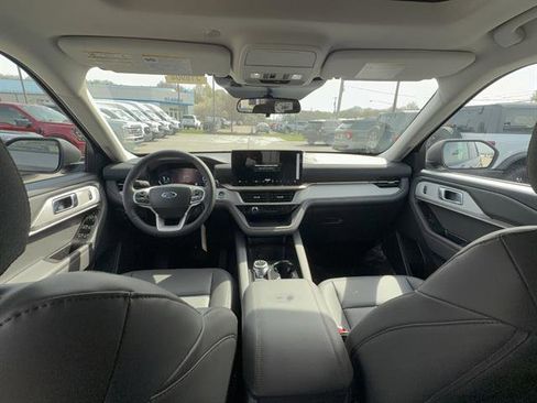 New 2026 Ford Explorer Active image 18