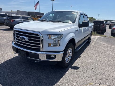 Used 2015 Ford F150 XLT w/ Equipment Group 301A Mid image 3