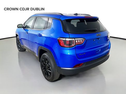 Used 2026 Jeep Compass Latitude AWD/4WD image 7