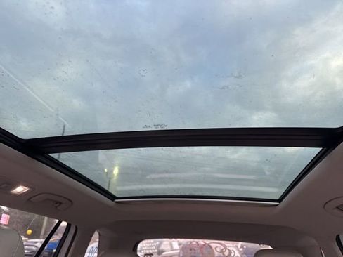 Used 2018 Volkswagen Tiguan SEL image 28