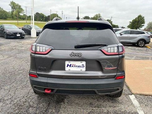 Used 2019 Jeep Cherokee Trailhawk AWD/4WD image 7