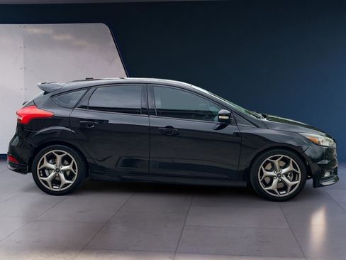 Used 2016 Ford Focus ST FWD image 6