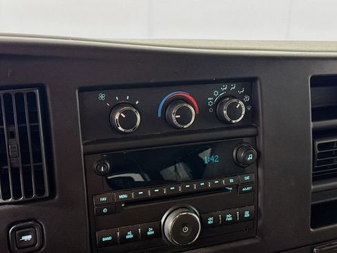 Used 2017 Chevrolet Express 2500 LT w/ LT Preferred Equipment Group RWD image 19