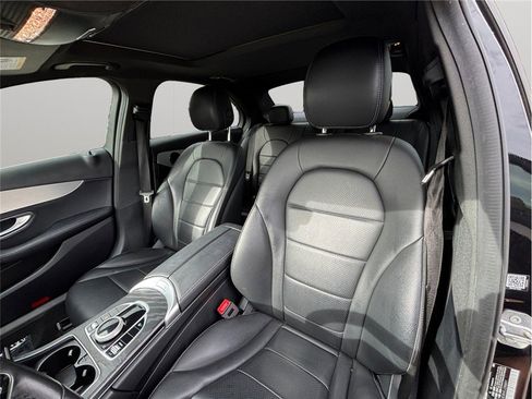 Used 2019 Mercedes-Benz C 300 Sedan image 17