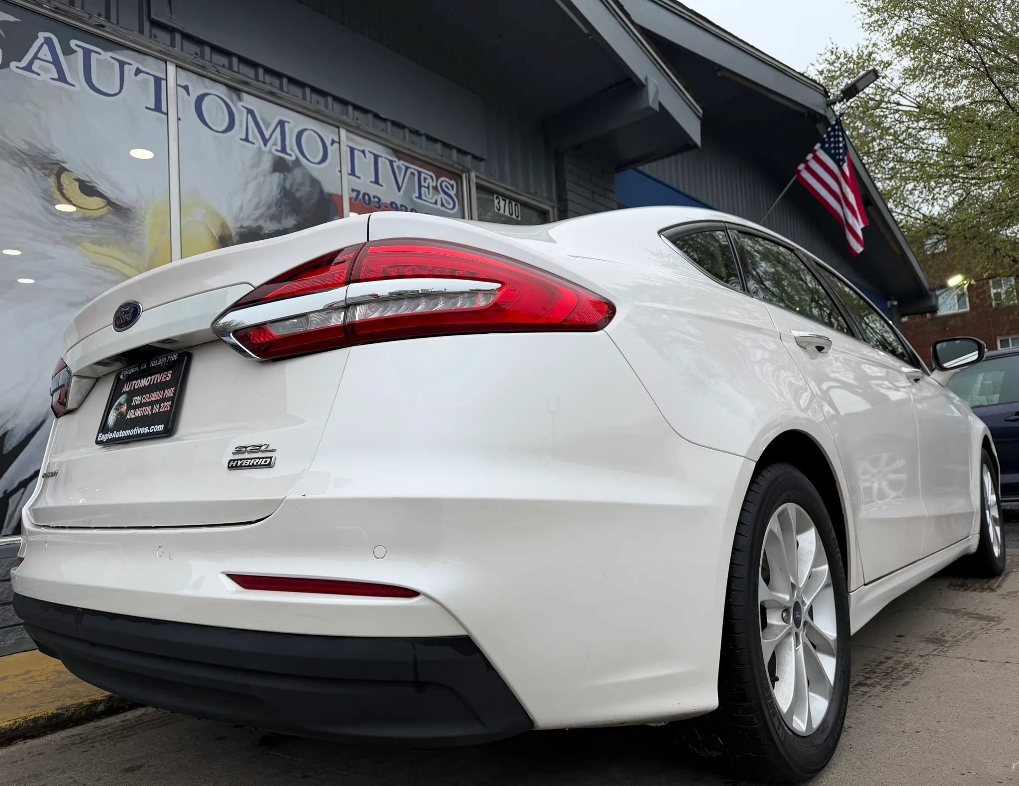 Used 2020 Ford Fusion SEL FWD image 3