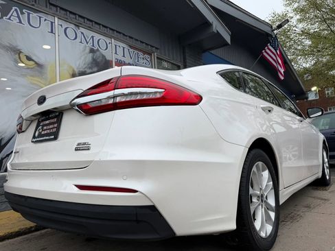 Used 2020 Ford Fusion SEL image 3