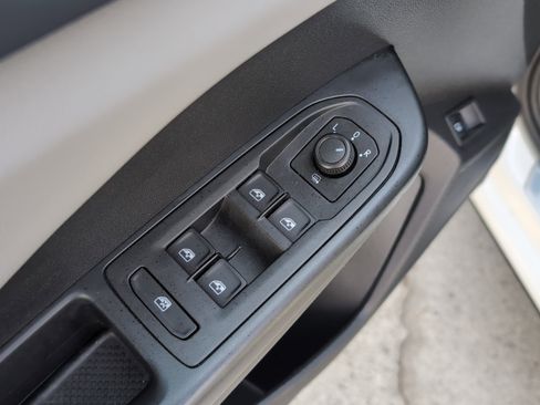 Used 2022 Volkswagen Taos SE AWD/4WD image 15