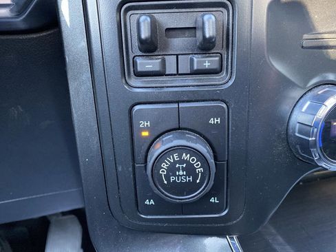 Used 2021 Ford F150 Lariat w/ Equipment Group 502A High image 28