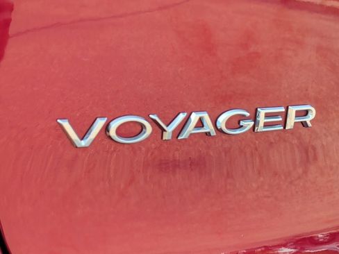 Used 2023 Chrysler Voyager LX FWD image 41