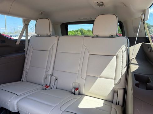 Used 2023 GMC Yukon XL Denali w/ Denali Reserve Package image 18