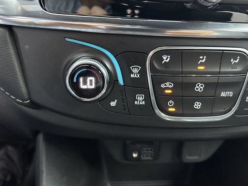 Used 2023 Chevrolet Traverse LT w/ LT Premium Package AWD/4WD image 26