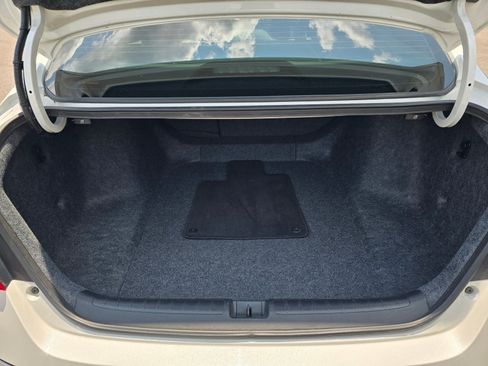 Used 2020 Honda Accord Touring image 25