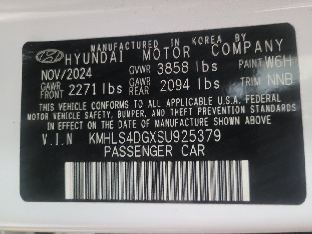 Used 2025 Hyundai Elantra SEL FWD image 33
