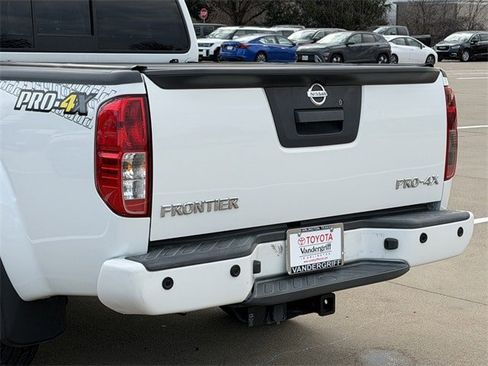 Used 2020 Nissan Frontier PRO-4X w/ Pro-4x Utility Package image 11